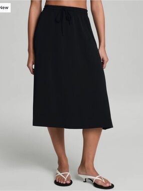 SPANX Size XS CarryOn Midi Skirt - Black